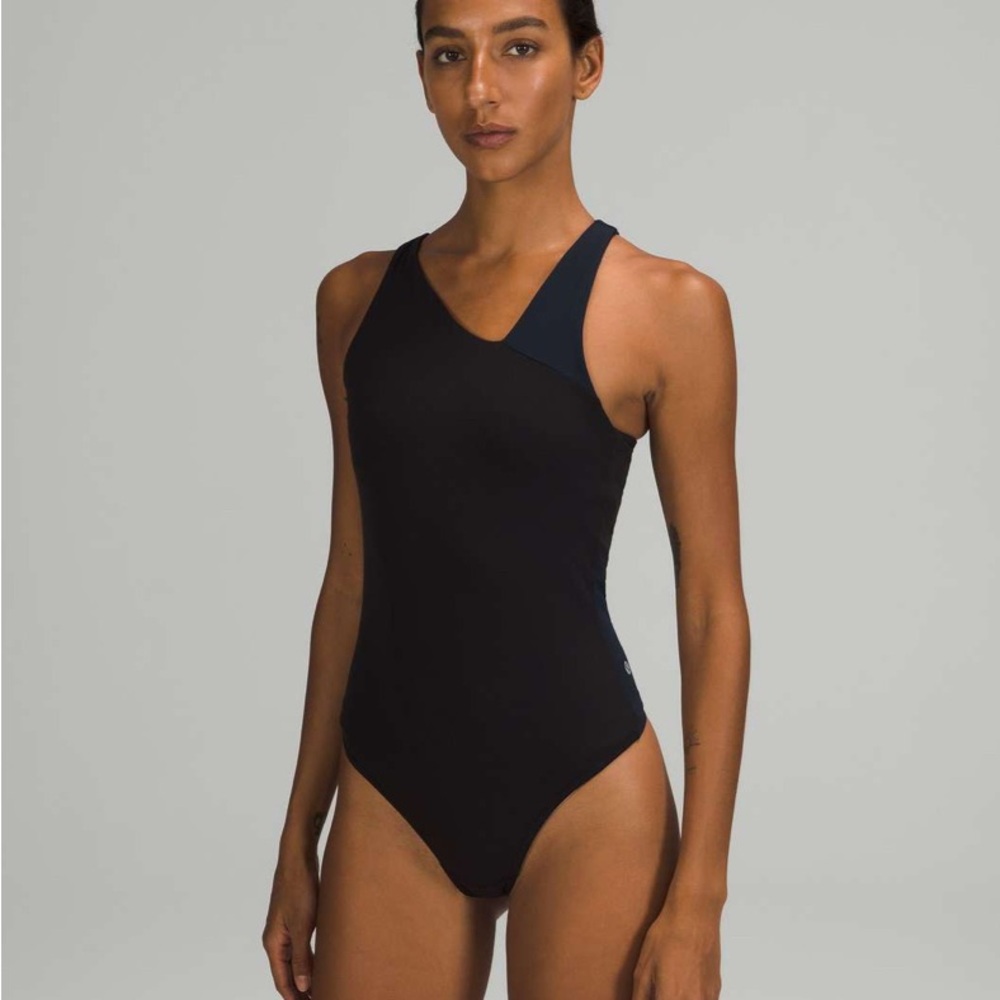 🍋✨ Lululemon Nulu Asymmetrical
Bodysuit Black / True Navy size 10